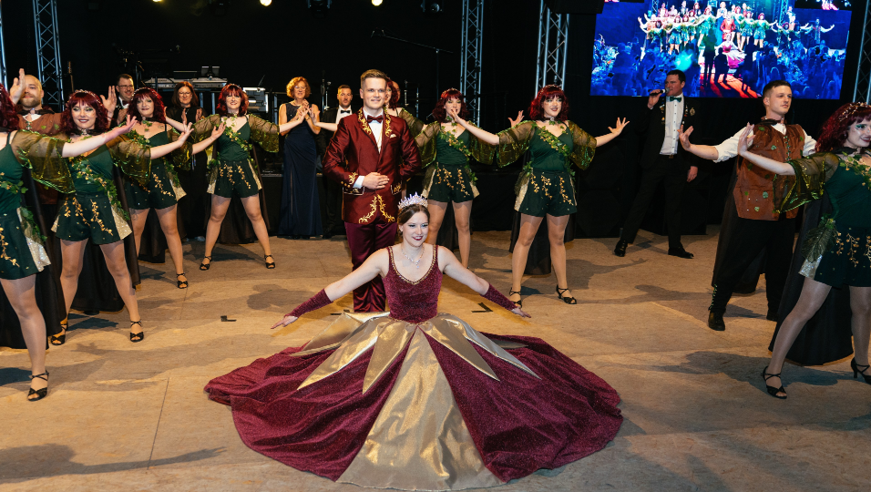 Prinzenpaar_mit_Garde.jpg_resized.png_resized