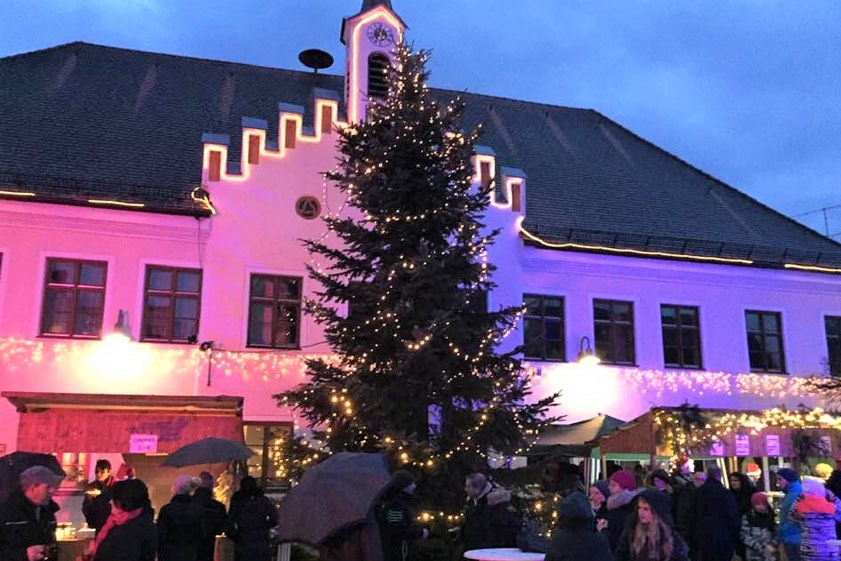 Weihnachtszauber auf dem Marktplatz